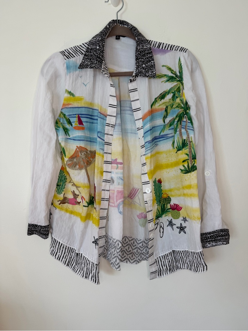 John Mark Beach/Dog print button down tunic blouse white tropical woman’s small